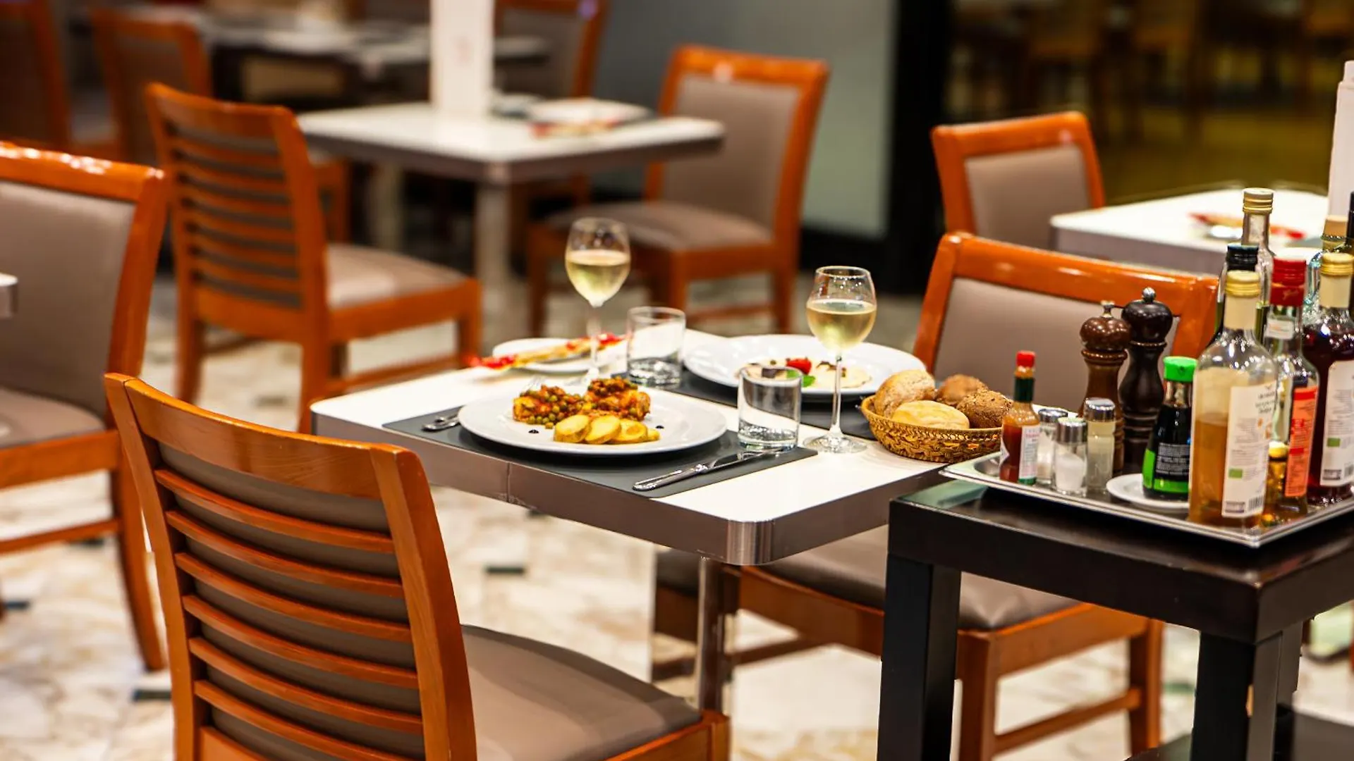 Abacus Hotel Sesto San Giovanni 4*,